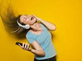 The best over-ear wireless headphones NZ 6