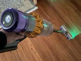 Dyson V15 Detect Total Clean review